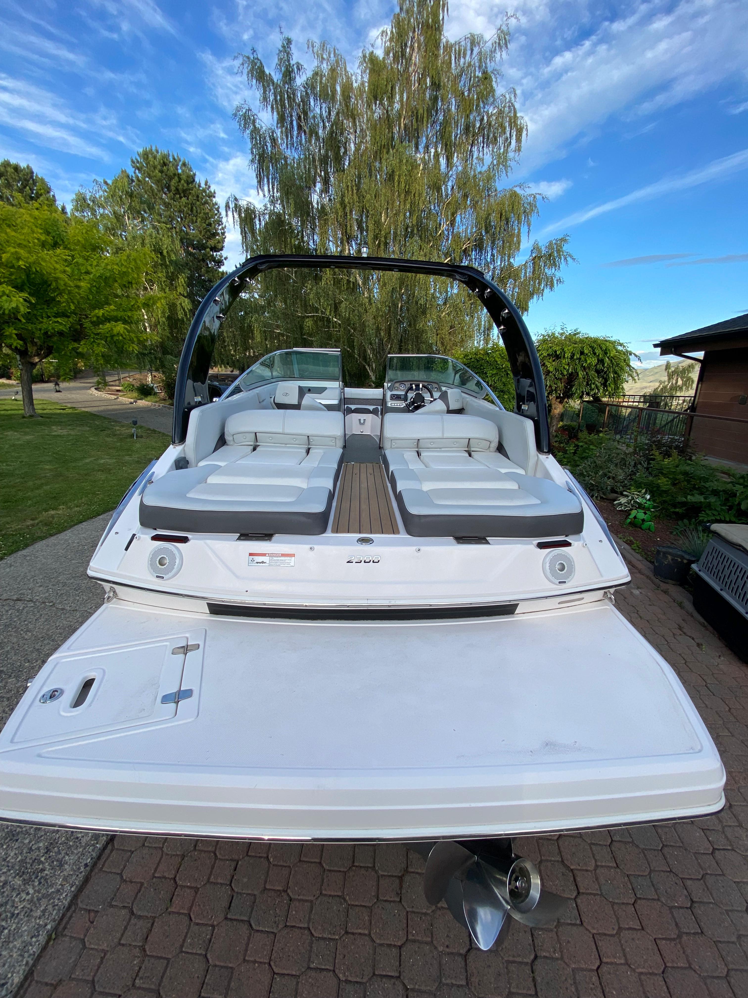 2014 Regal Boats 2300 Bowrider