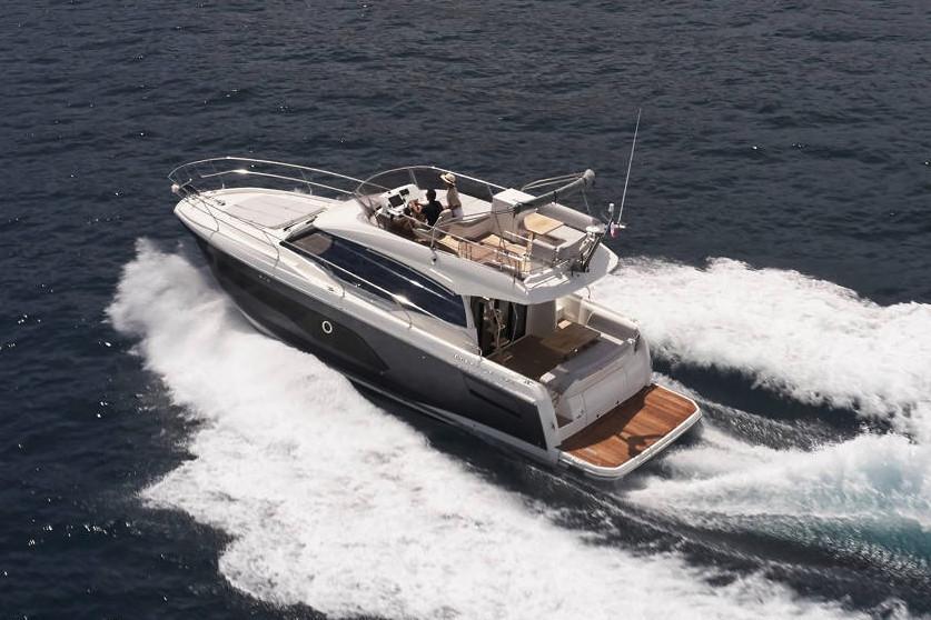 2021 Prestige Yachts 420