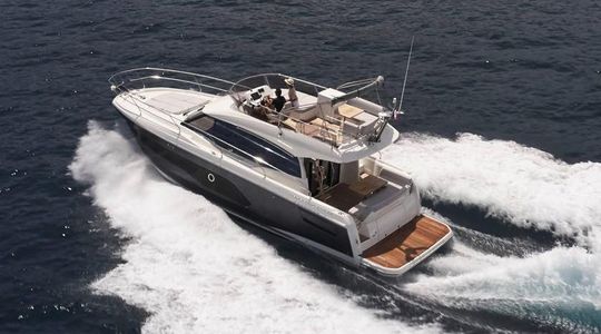 2021 Prestige Yachts 420