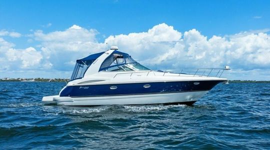 2002 Cruisers Yachts 3672 Express