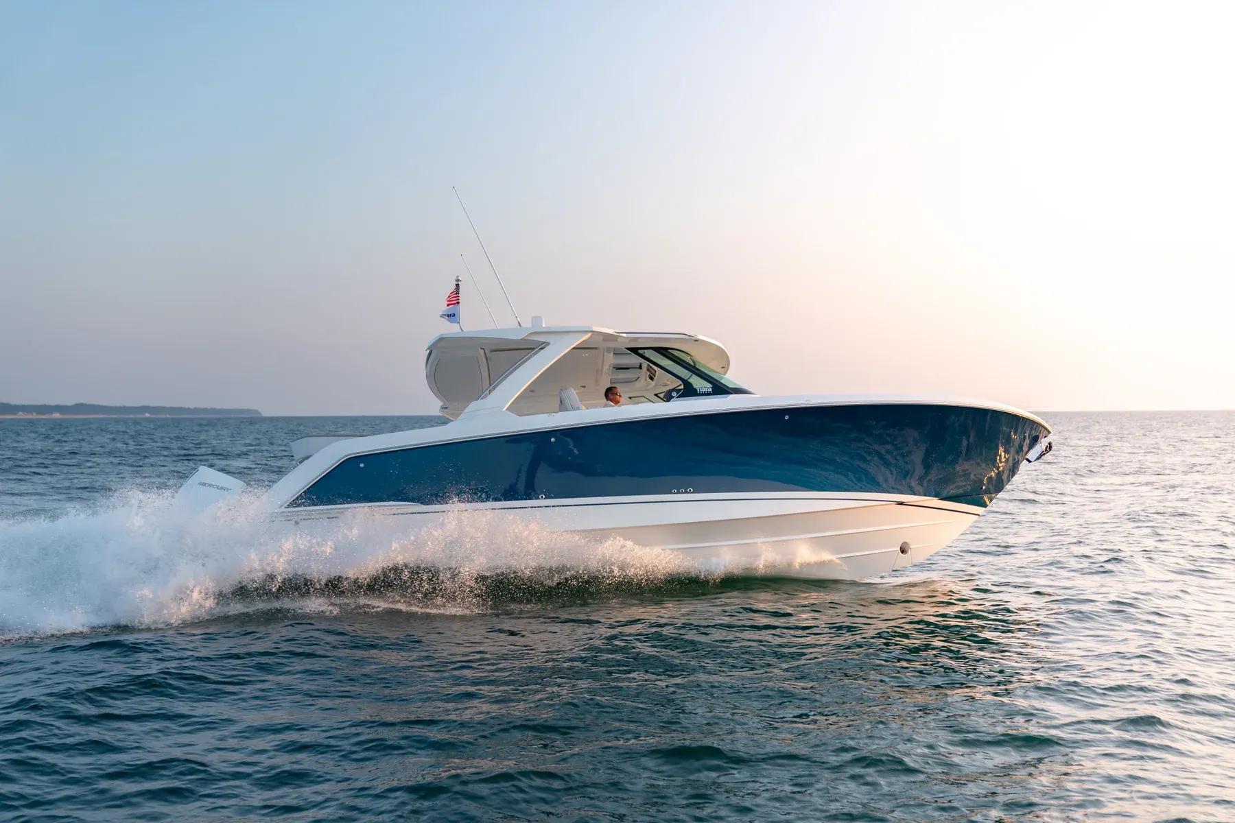 2022 Tiara Yachts 38 LS