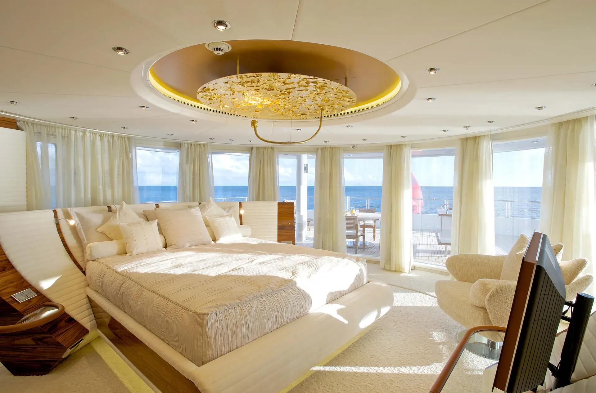 2008 Lurssen Yachts Vive La Vie