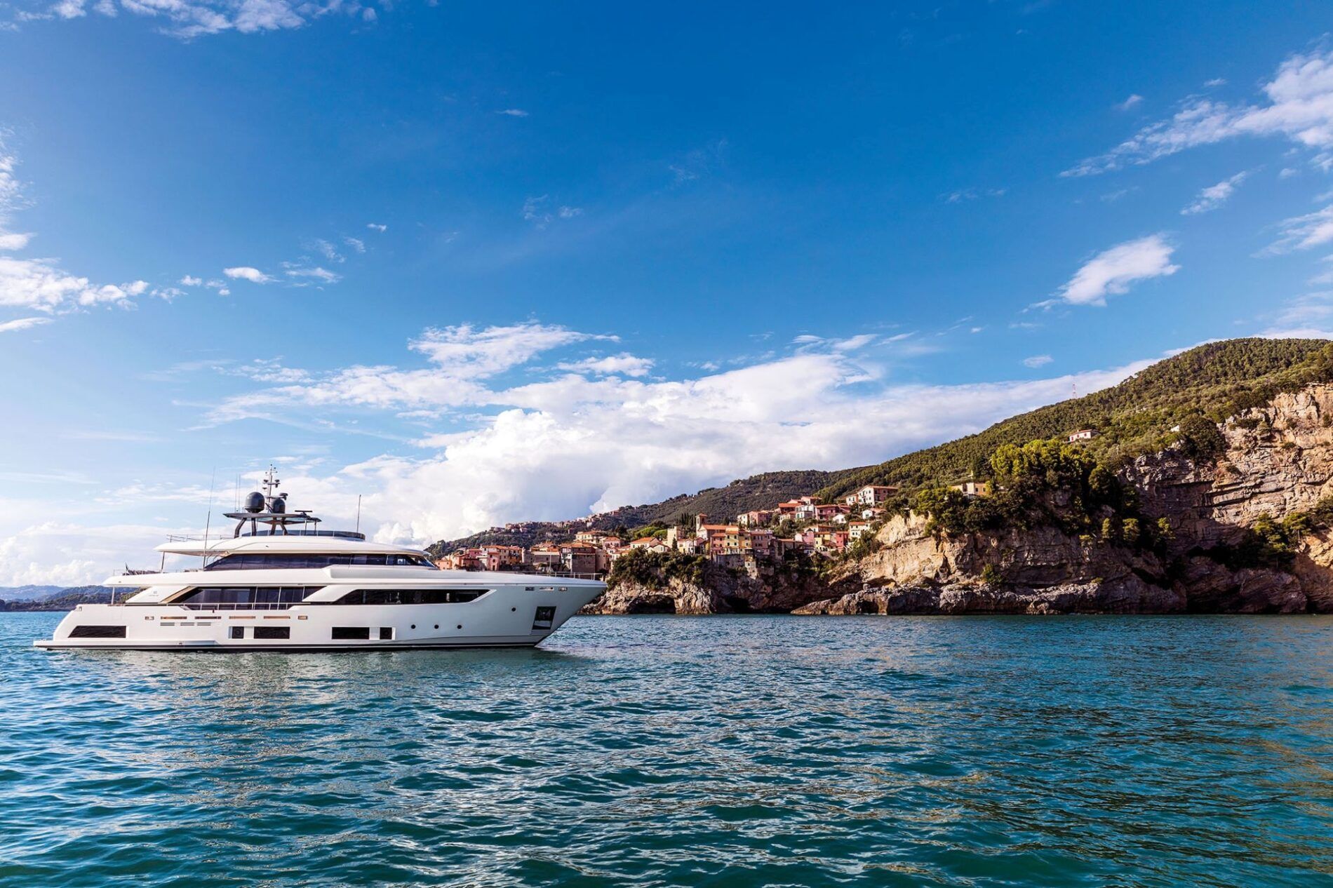 2023 Custom Line Navetta 37