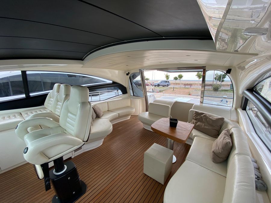 2007 Pershing Yachts 62