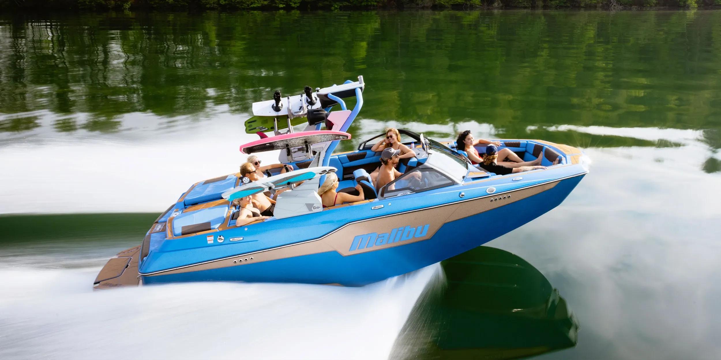 2021 Malibu Boats M220