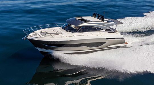 2022 Riviera 4600 Sport Yacht Platinum Edition
