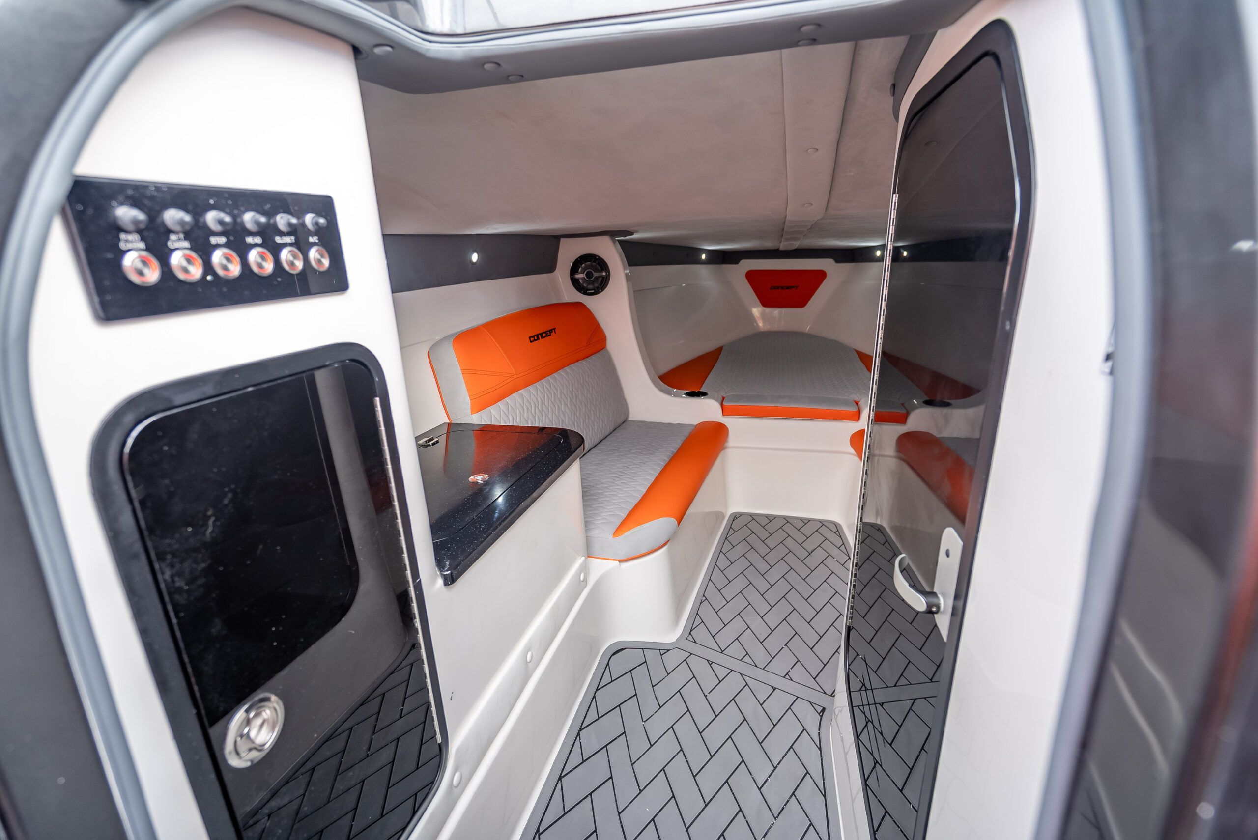 Concept 32 Sport Deck, photo 3