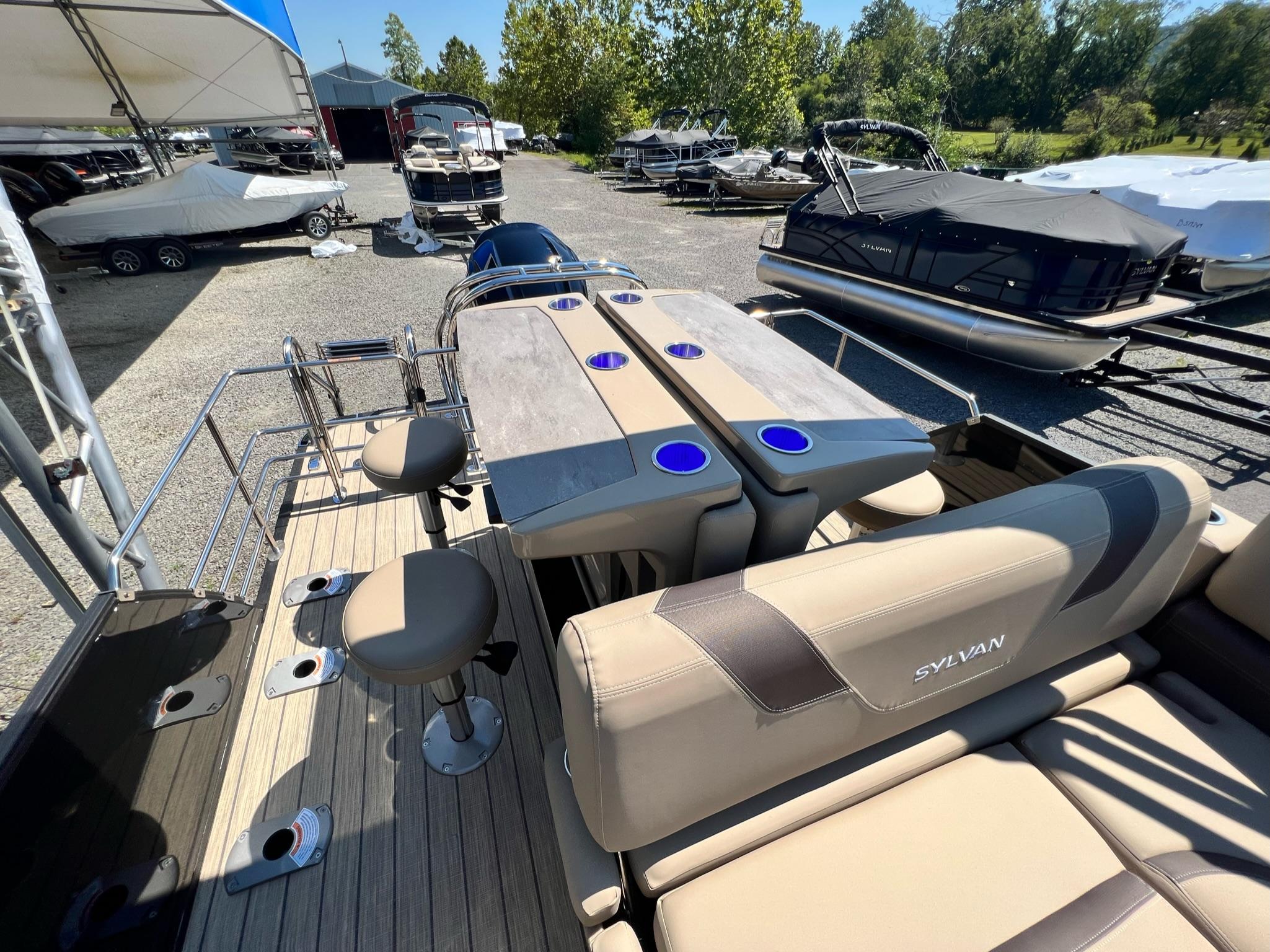 2022 Sylvan L3 DLZ BAR Tritoon - In Stock