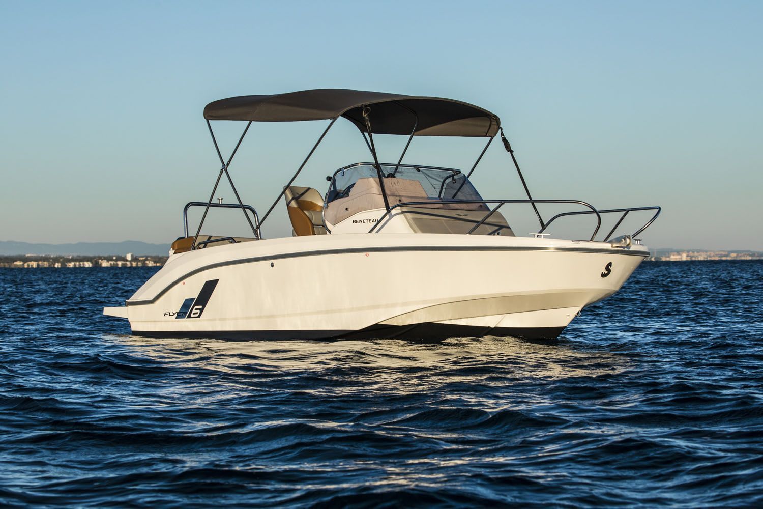 2023 Beneteau Flyer 6 Sundeck