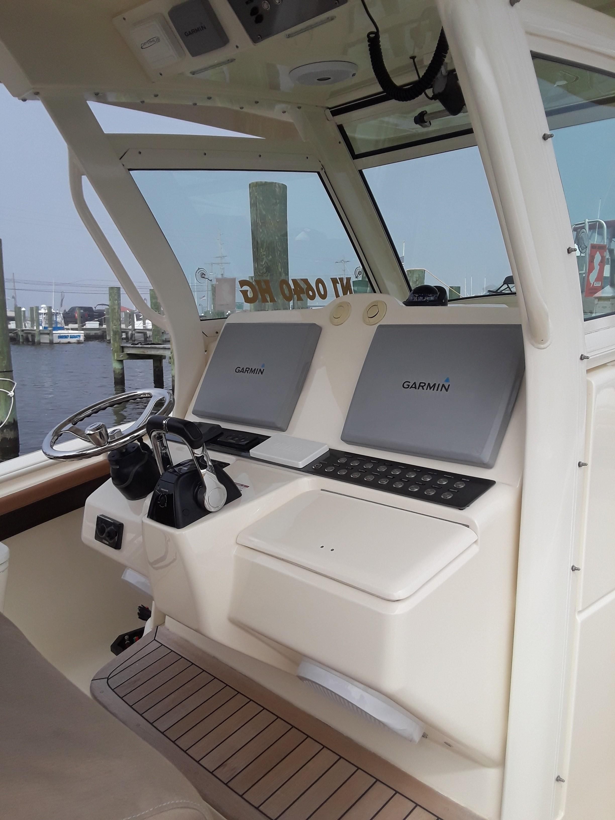 2013 Scout Boats 350 Lxf