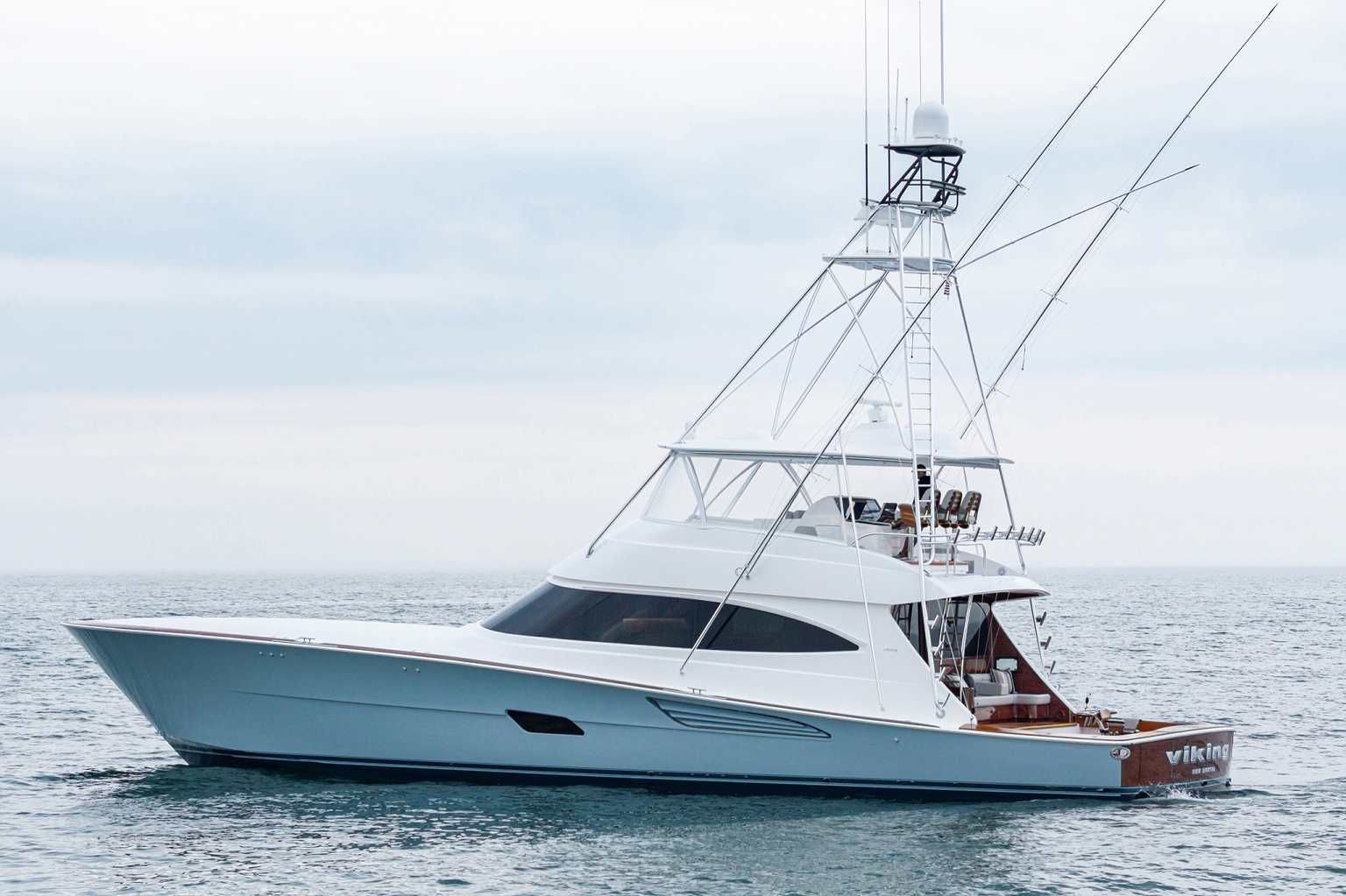 2023 Viking Yachts 82 Convertable