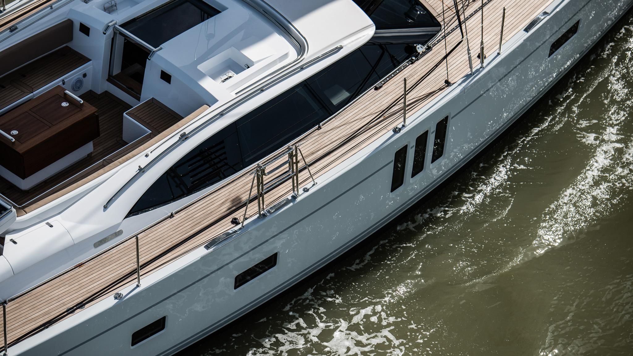 2014 Oyster Yachts 745