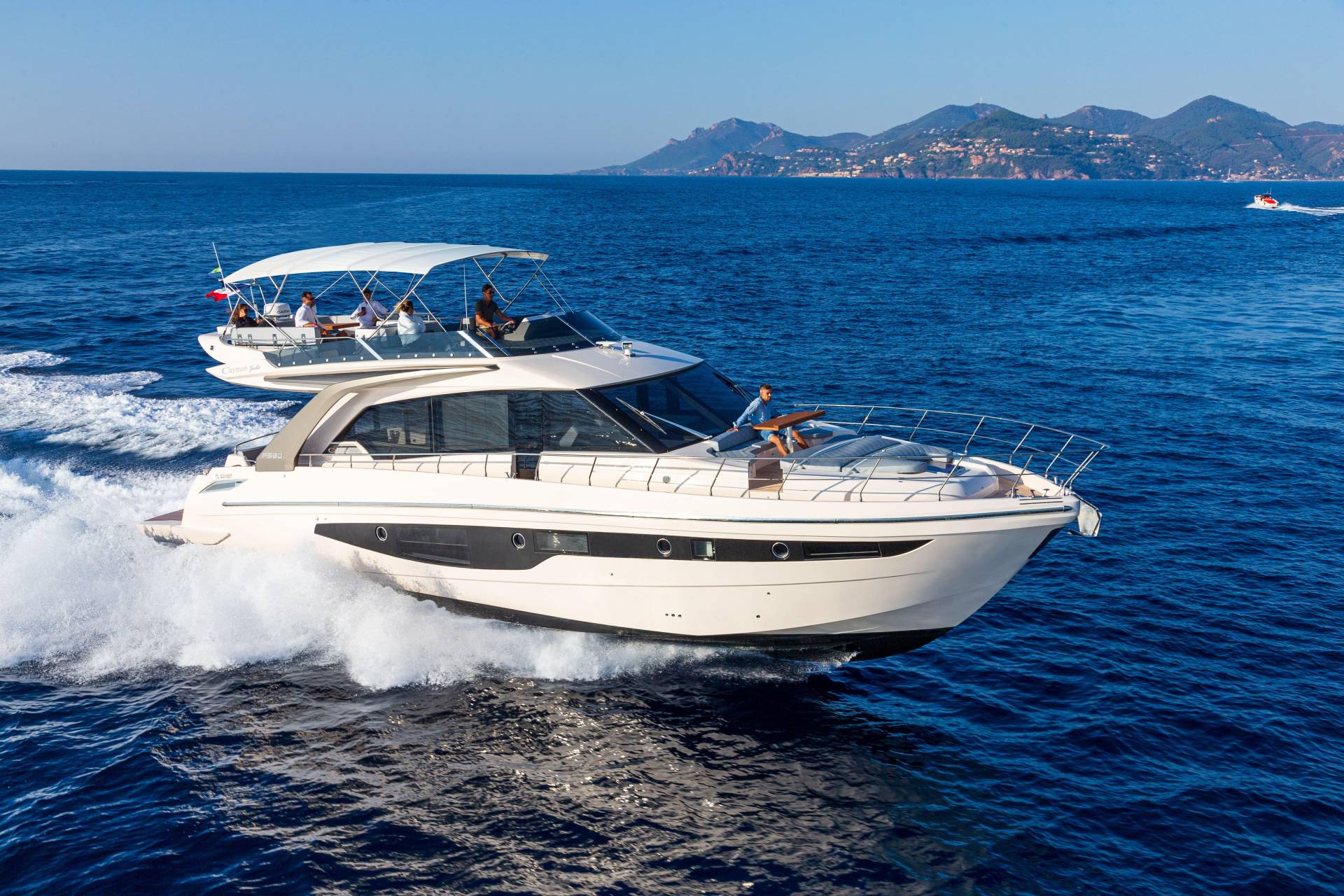 2021 Cayman Yachts F580