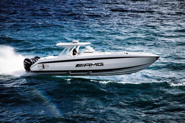 2022 Cigarette Racing 42 Huntress 2250 HP