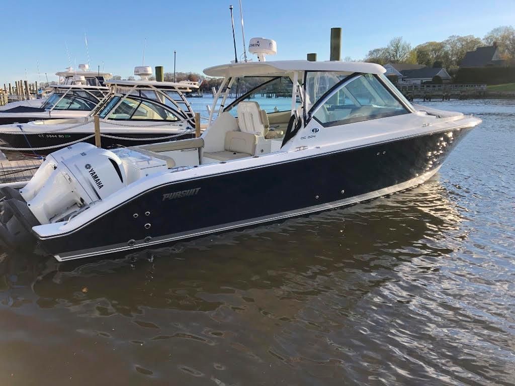 2019 Pursuit Boats DC 325 Dual Console