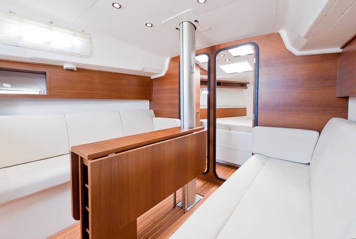 2011 Italia Yachts Italia 10.98