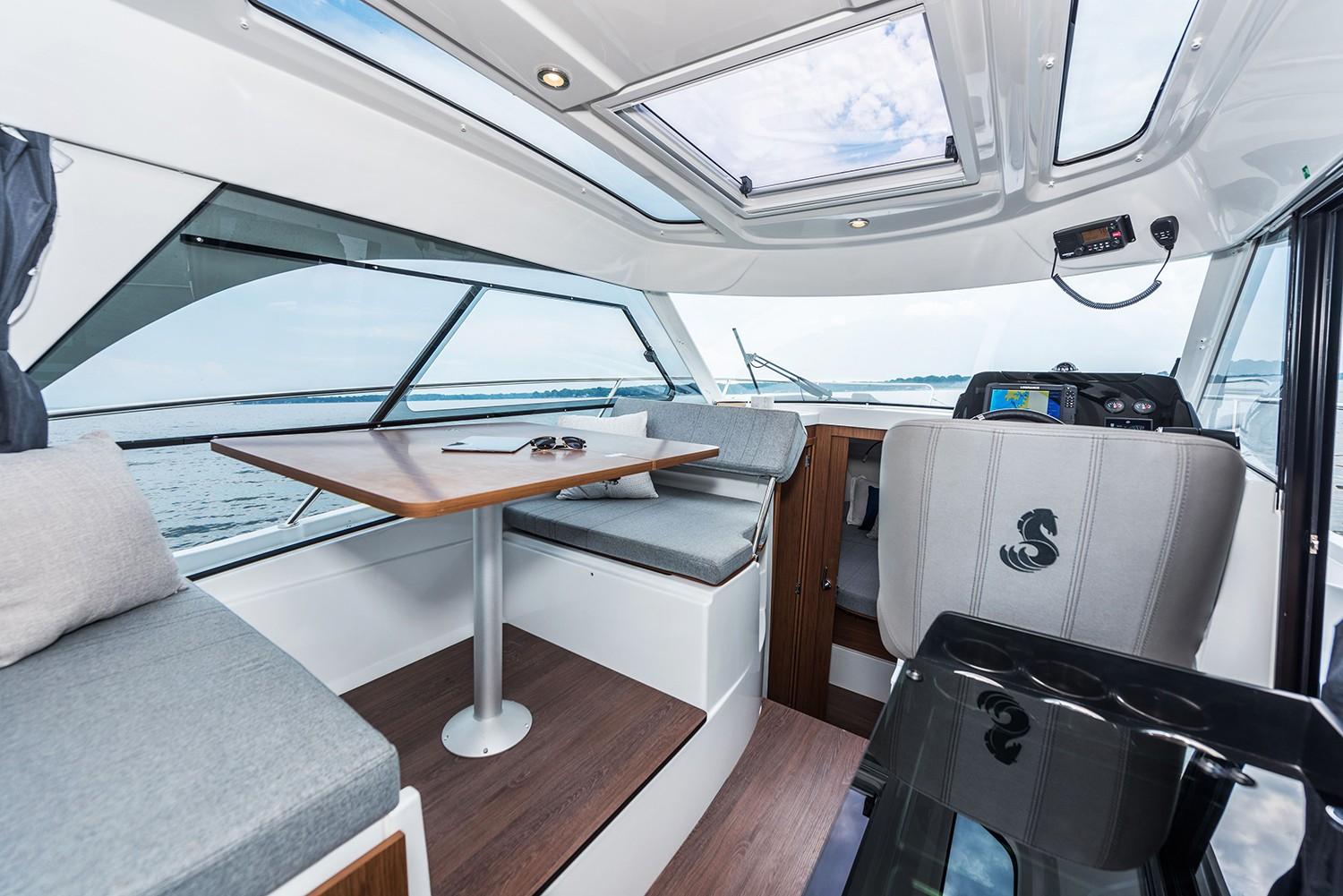 2022 Beneteau Antares 9