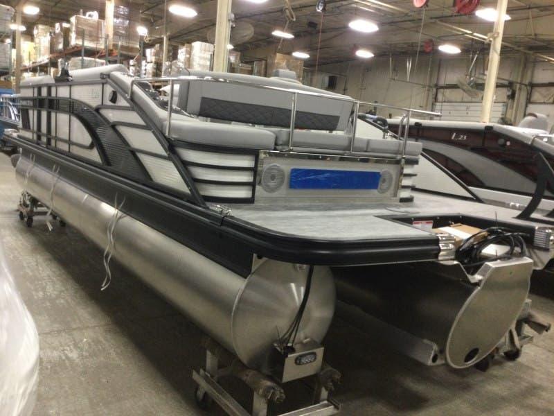 2021 Bennington 23 LSB