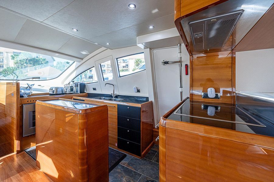 2009 Aicon Yachts 64 Flybridge