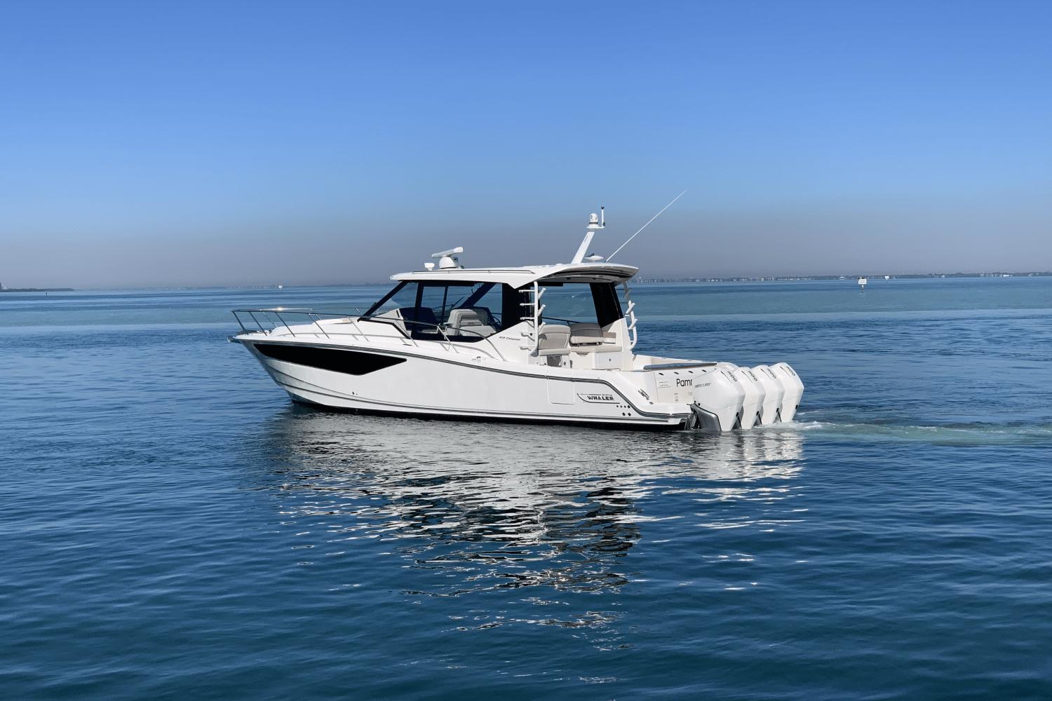 2022 Boston Whaler 405 Conquest