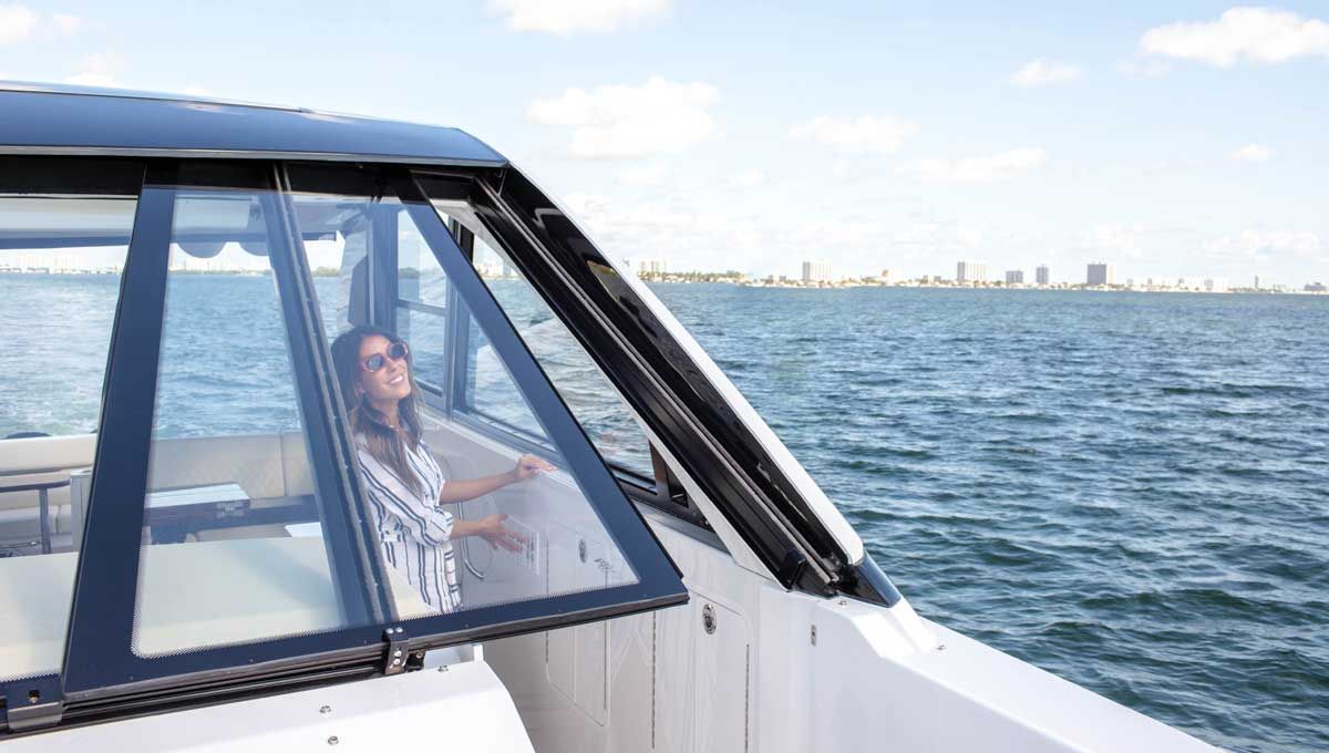 2022 Cruisers Yachts 50 GLS