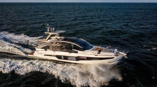 2022 Galeon Yachts 700 Skydeck