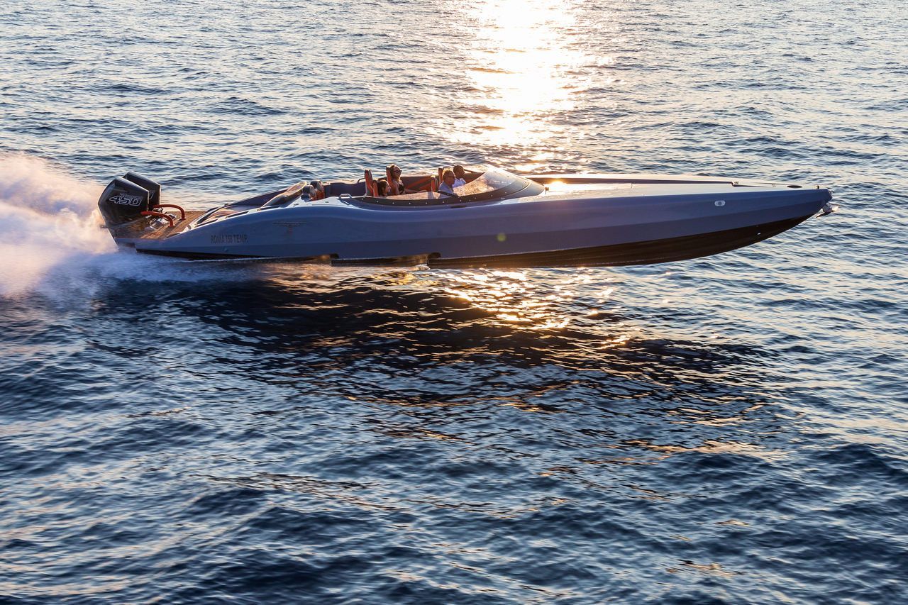 2021 Canados Gladiator 411 Carbon 