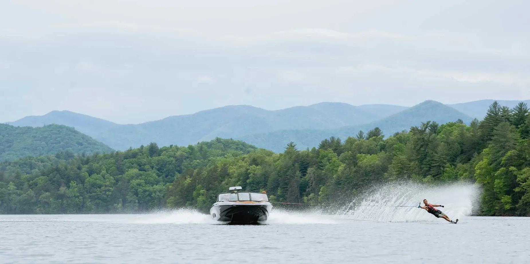 2021 Malibu Boats Response TXi