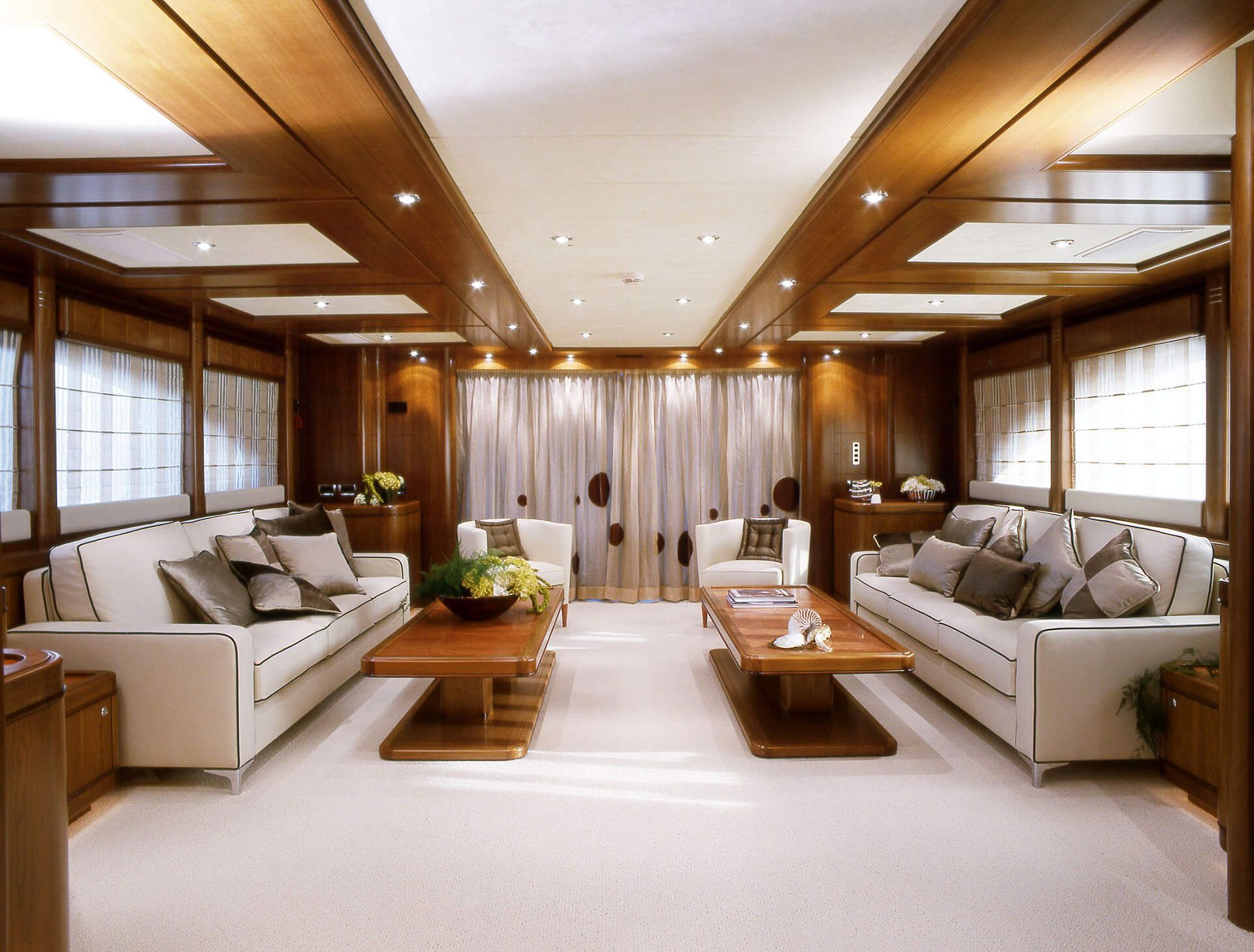 2005 CRN XS of London