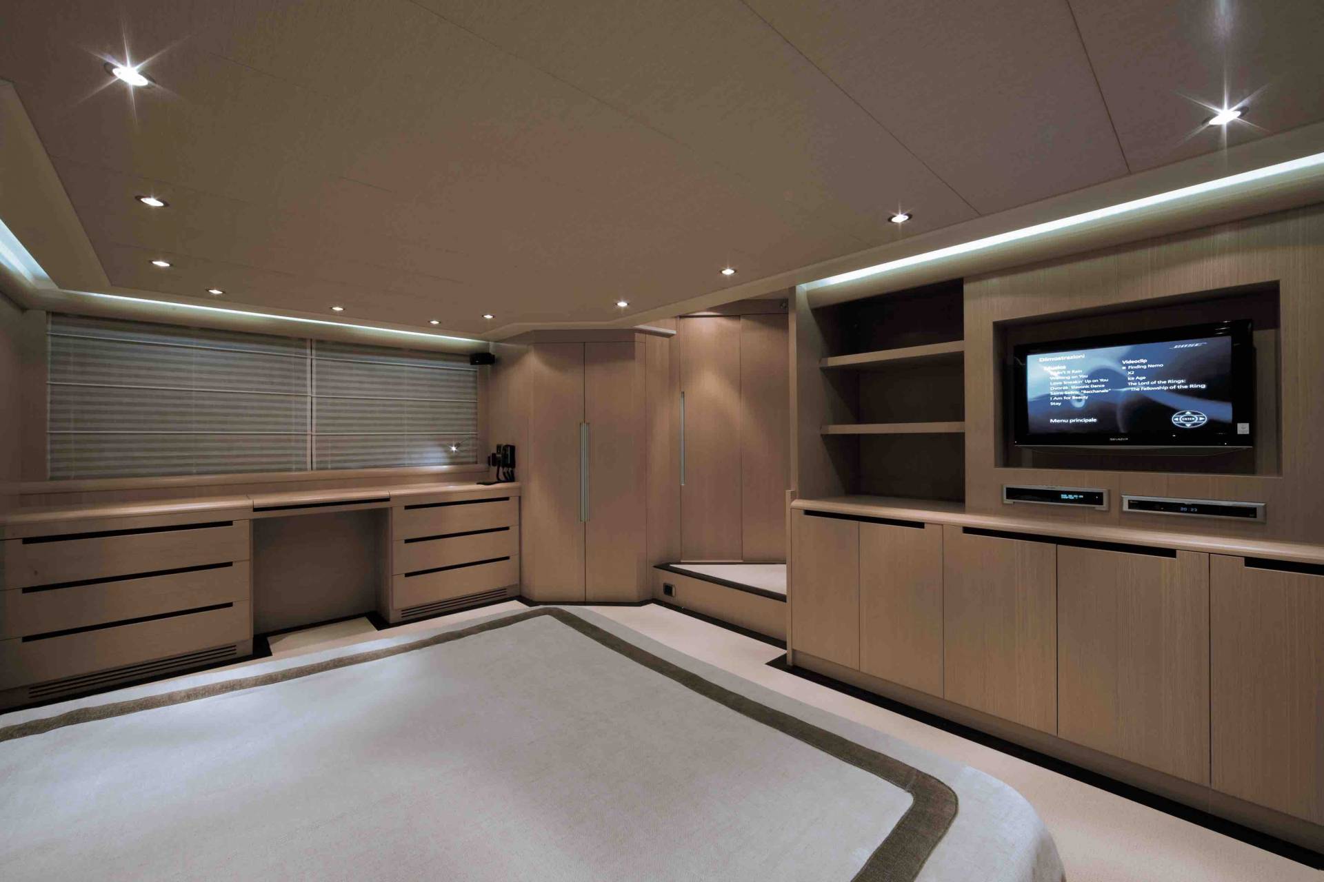 2019 Cayman Yachts S750