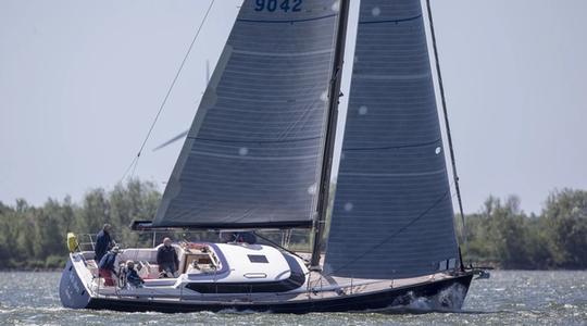 2013 Contest Yachts 42CS