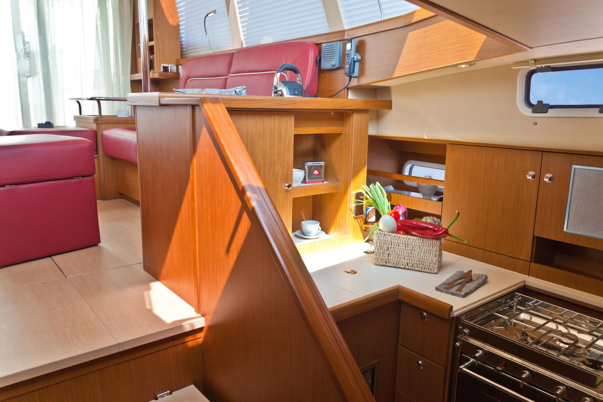 2022 Moody Yachts Decksaloon 45