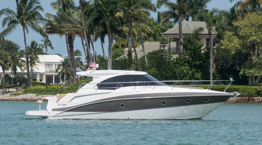 2013 Cruisers Yachts 41 Cantius
