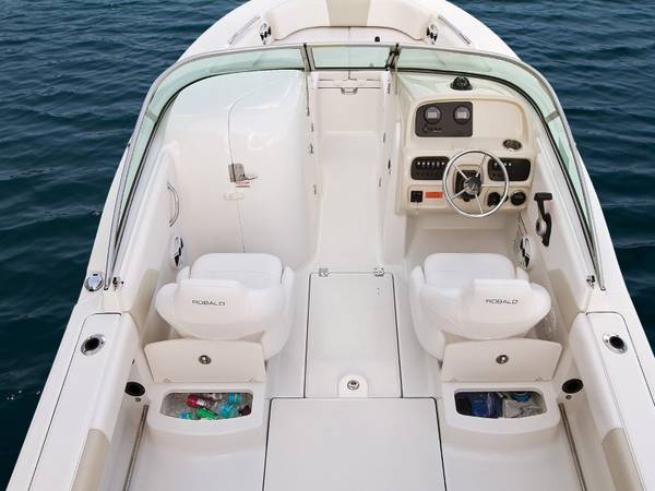 2015 Robalo R207 Dual Console