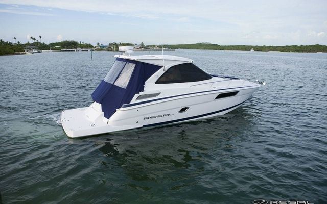 2013 Regal Boats 35 Sport Coupe