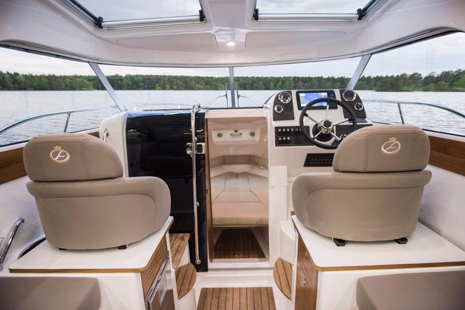 2017 Aquador Boats 24 HT