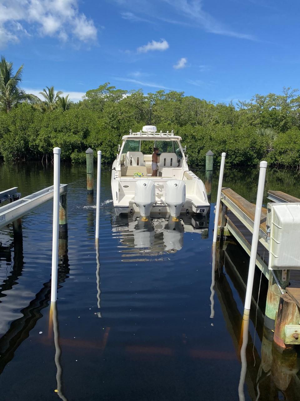 2018 Pursuit Boats DC 325 Dual Console