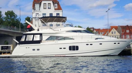 2015 Fairline Squadron 78