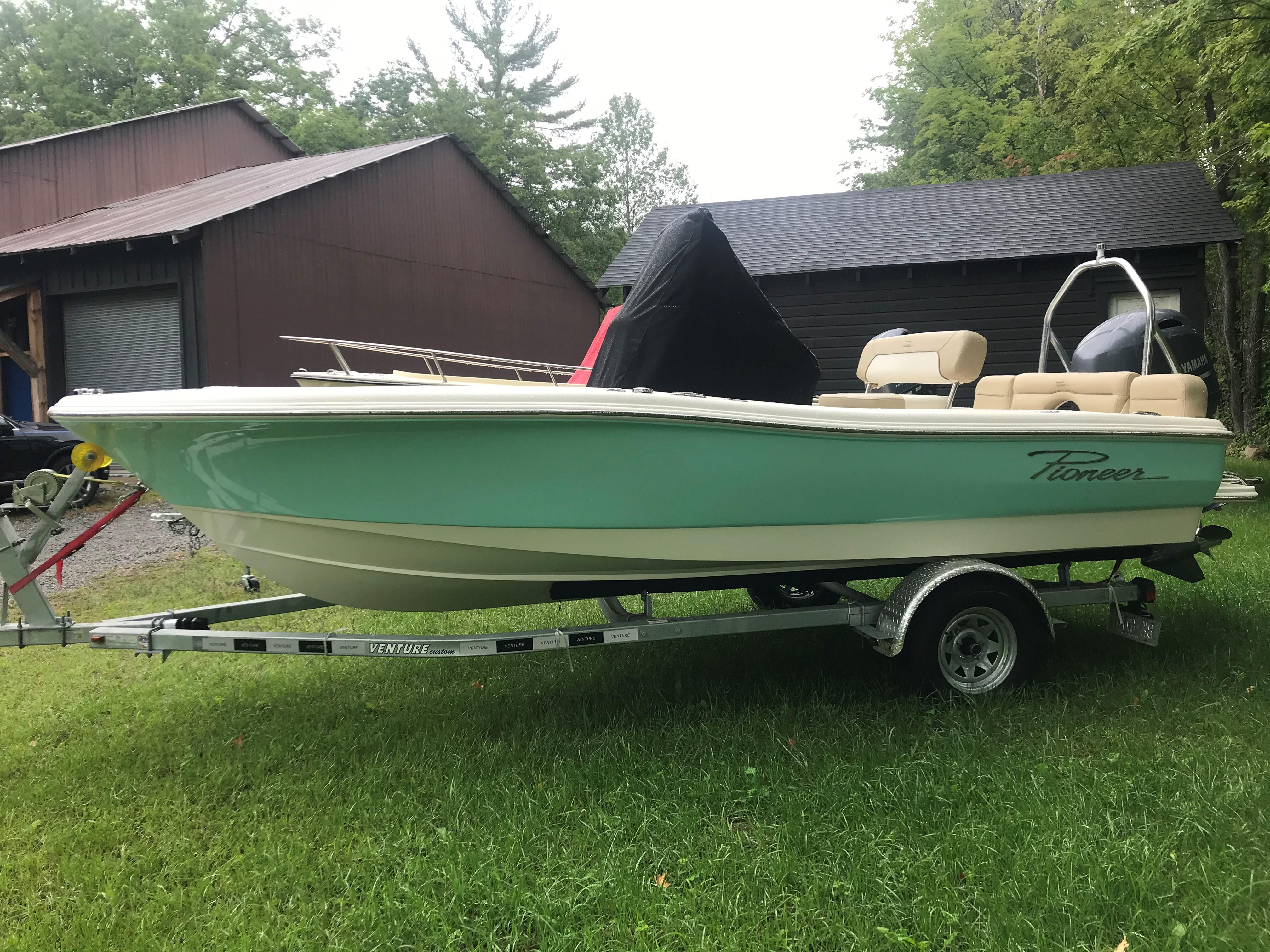 2022 Pioneer Boats 180 Islander