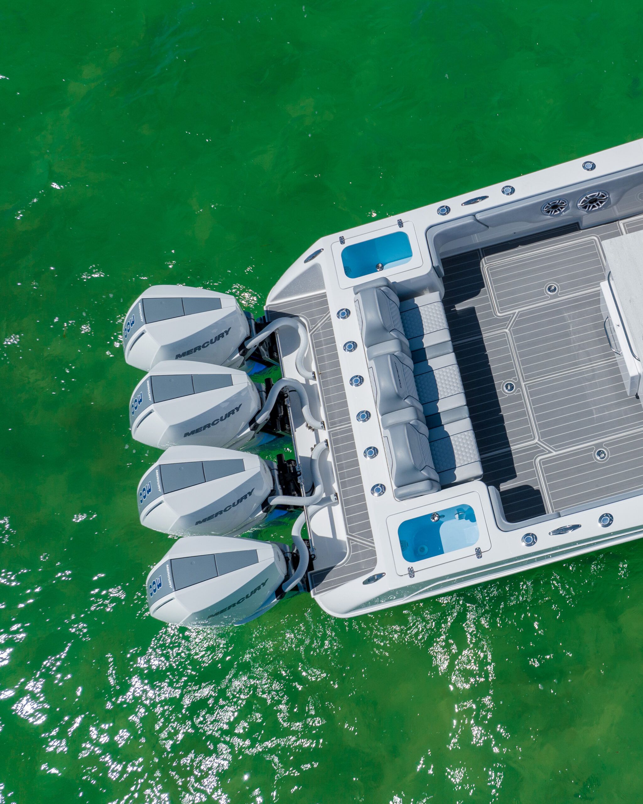 Concept 3900 Open Deck centre console, photo 3