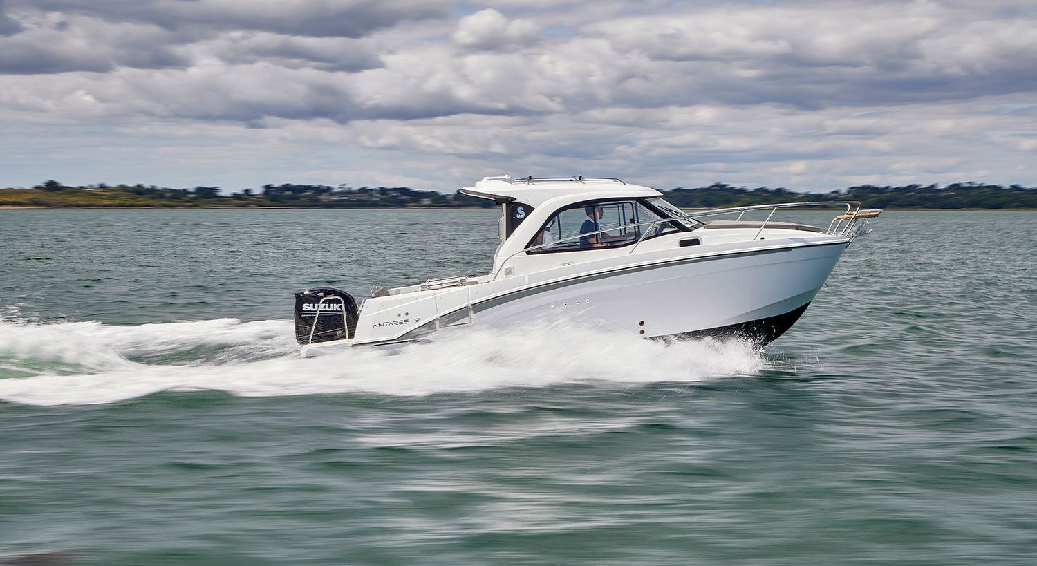2020 Beneteau Antares 7