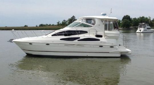 2005 Cruisers Yachts 405 Express Motoryacht