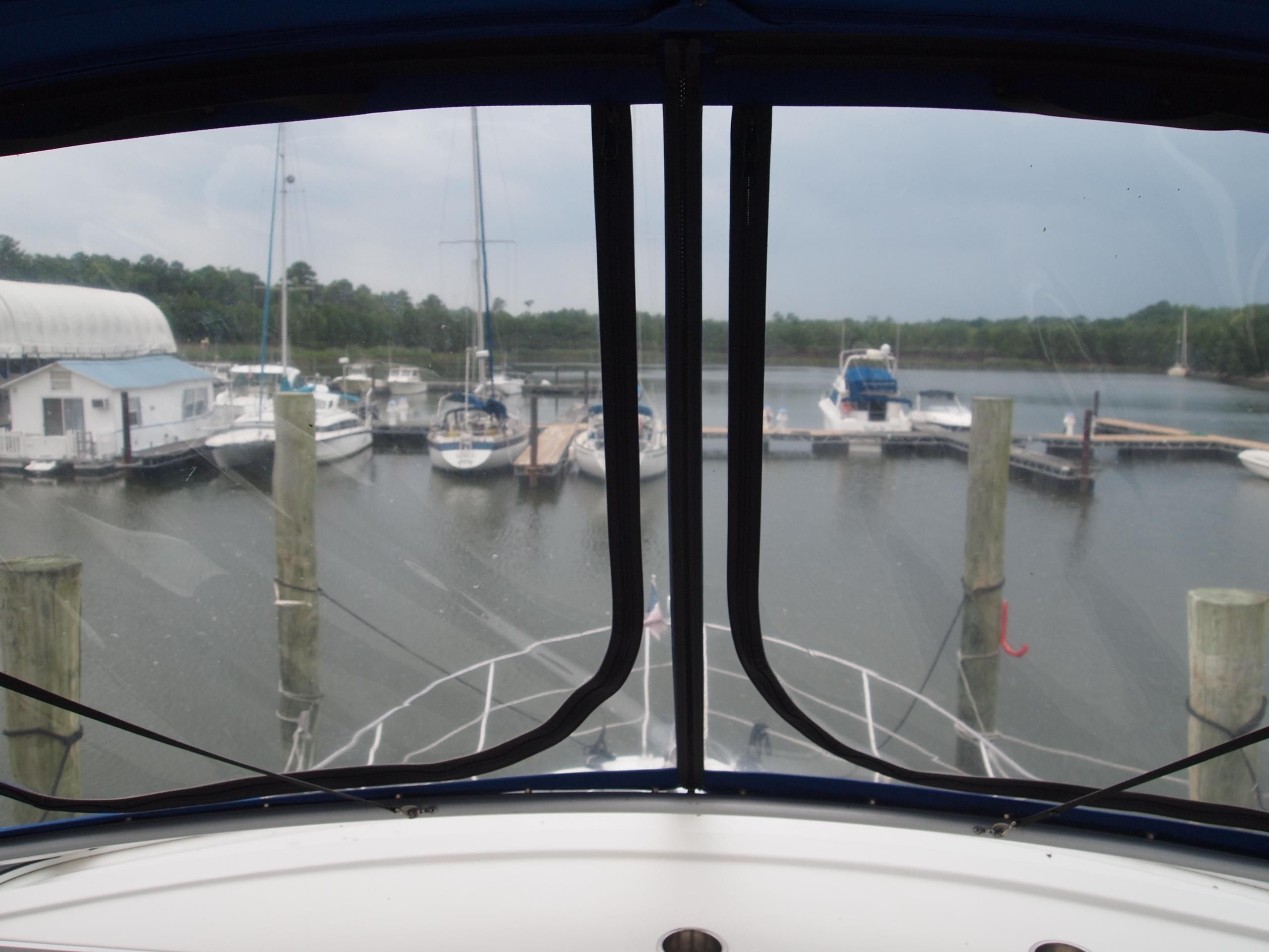 2005 Carver Yachts 33SS