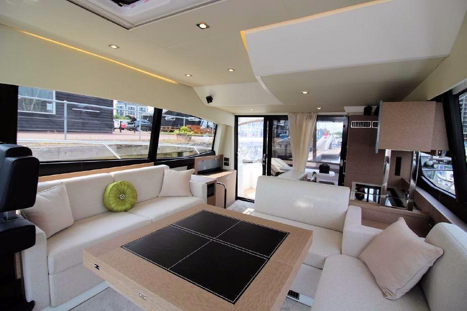 2017 Prestige Yachts 500 Fly