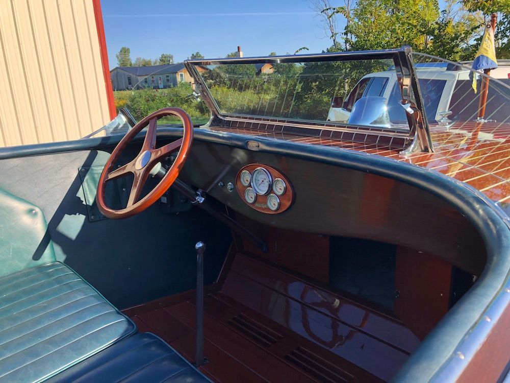 1995 Hacker Craft Triple Cockpit Runabout