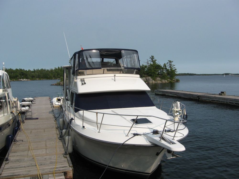 1995 Carver Yachts AFT CABIN MOTOR YACHT