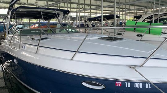 2006 Rinker 320 Express Cruiser
