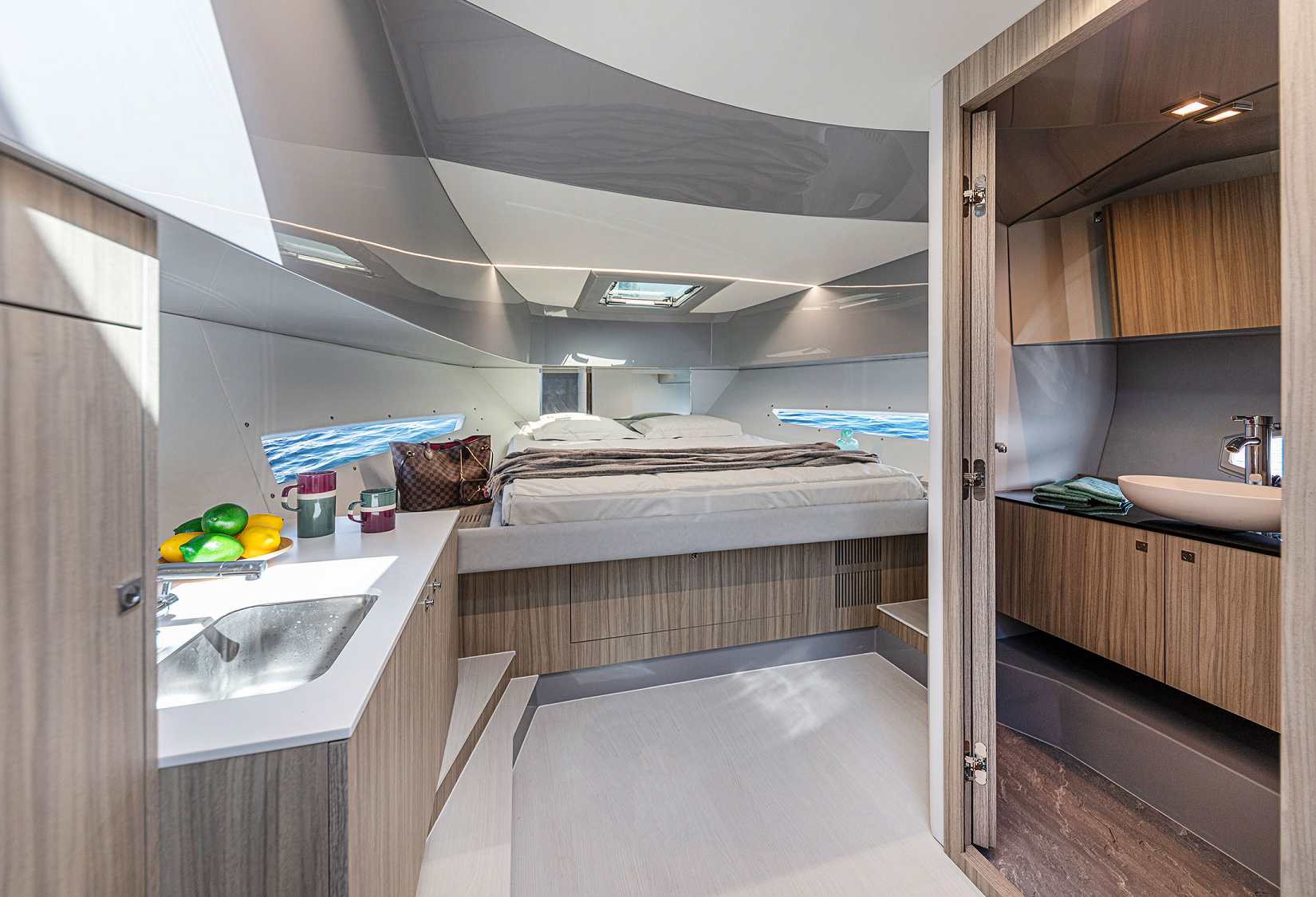 2021 Rio Yachts Daytona 34