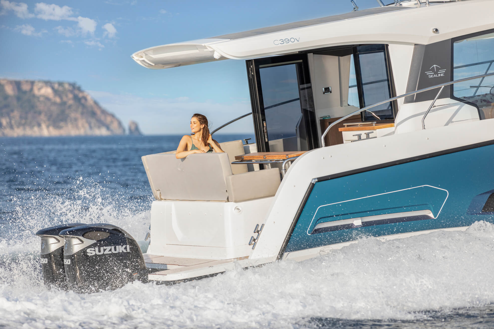 2020 Sealine C390v