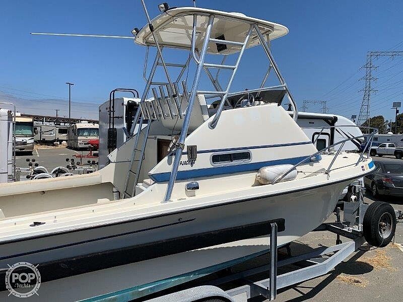 1982 24 Flybridge Sportsfisher